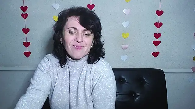 Snapshot of LuciaMii chatting on January 25, 6:46 pm LuciaMii online show from January 25, 6:46 pm