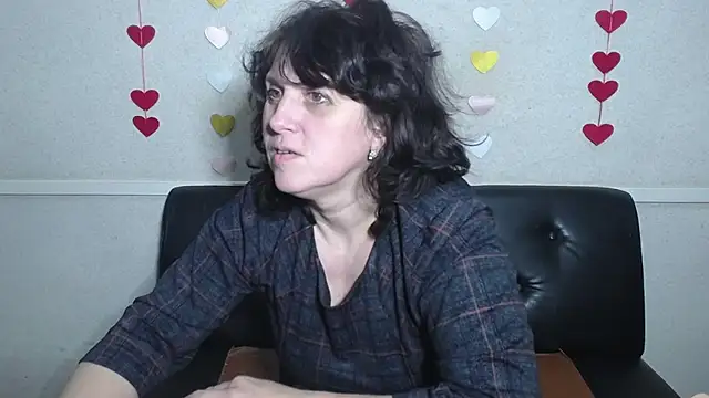 Snapshot of LuciaMii chatting on February 7, 12:06 pm LuciaMii online show from February 7, 12:06 pm