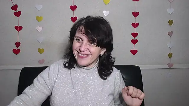 Snapshot of LuciaMii chatting on February 11, 6:11 pm LuciaMii online show from February 11, 6:11 pm