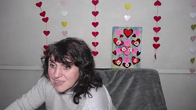 Snapshot of LuciaMii chatting on February 13, 9:17 pm LuciaMii online show from February 13, 9:17 pm