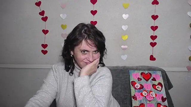 Snapshot of LuciaMii chatting on February 15, 12:22 pm LuciaMii online show from February 15, 12:22 pm