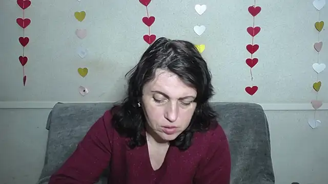 Snapshot of LuciaMii chatting on February 25, 12:14 am LuciaMii online show from February 25, 12:14 am