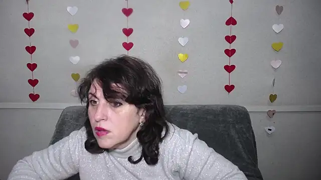 Snapshot of LuciaMii chatting on March 9, 5:55 am LuciaMii online show from March 9, 5:55 am