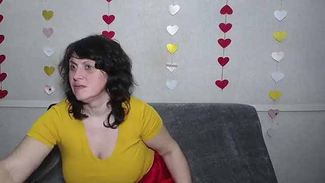 Snapshot of LuciaMii chatting on March 11, 3:16 am LuciaMii online show from March 11, 3:16 am