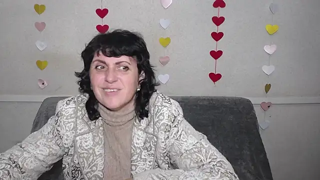 Snapshot of LuciaMii chatting on March 12, 6:00 pm LuciaMii online show from March 12, 6:00 pm