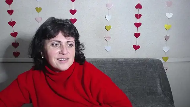 Snapshot of LuciaMii chatting on March 16, 6:09 am LuciaMii online show from March 16, 6:09 am