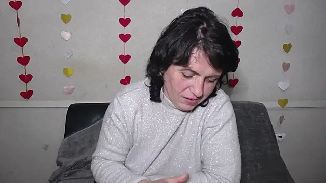 Snapshot of LuciaMii chatting on March 18, 12:38 am LuciaMii online show from March 18, 12:38 am