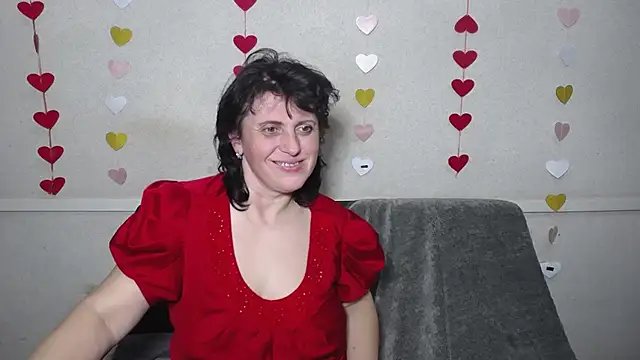 Snapshot of LuciaMii chatting on March 18, 3:53 am LuciaMii online show from March 18, 3:53 am