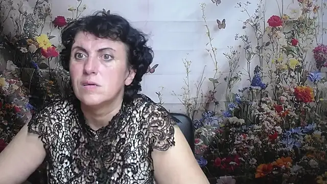 Snapshot of LuciaMii chatting on September 17, 5:03 pm LuciaMii online show from September 17, 5:03 pm