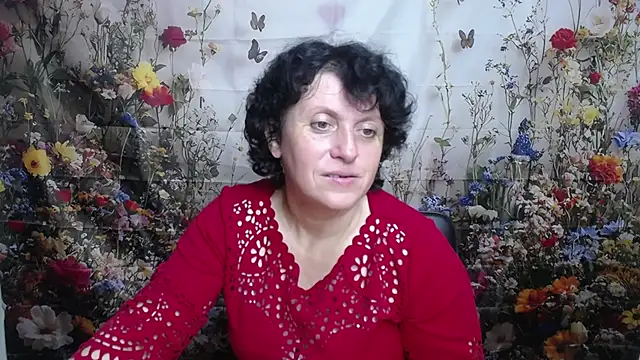 Snapshot of LuciaMii chatting on October 11, 5:17 am LuciaMii online show from October 11, 5:17 am