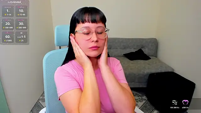 Snapshot of Sofiskies chatting on February 21, 12:44 am Sofiskies online show from February 21, 12:44 am