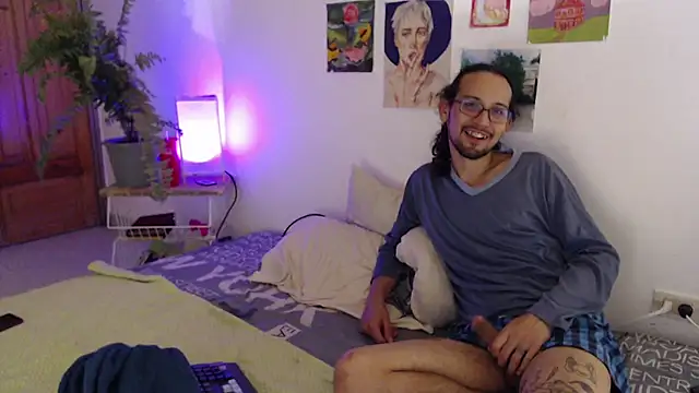 Snapshot of AsRusell666 chatting on October 19, 7:53 am AsRusell666 online show from October 19, 7:53 am