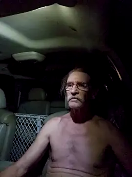 Snapshot of coolbrease10 chatting on October 28, 12:36 am coolbrease10 online show from October 28, 12:36 am