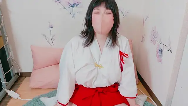 Snapshot of hazuki_8008 chatting on January 2, 7:44 am hazuki 8008 online show from January 2, 7:44 am