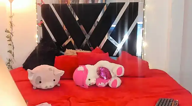 Charllote23 online show from January 27, 11:43 pm