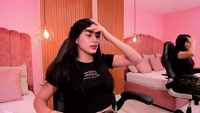 Snapshot of ariel_jonees chatting on February 2, 1:45 am ariel jonees online show from February 2, 1:45 am