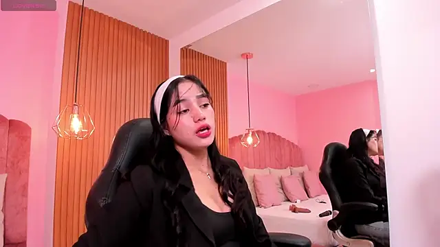 Snapshot of ariel_jonees chatting on February 4, 4:50 pm ariel jonees online show from February 4, 4:50 pm