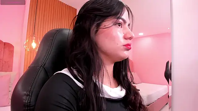 Snapshot of ariel_jonees chatting on February 26, 4:45 pm ariel jonees online show from February 26, 4:45 pm