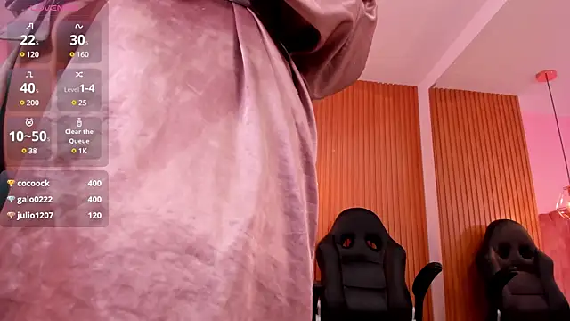 Snapshot of ariel_jonees chatting on March 1, 6:32 pm ariel jonees online show from March 1, 6:32 pm