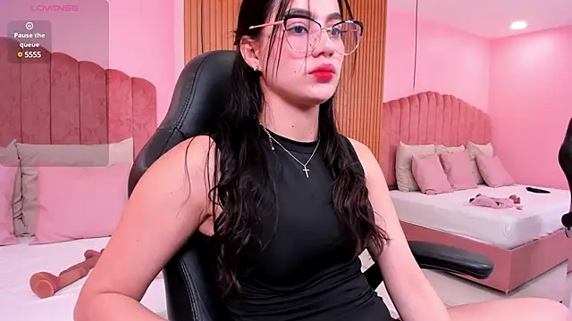 Snapshot of ariel_jonees chatting on March 15, 6:21 pm ariel jonees online show from March 15, 6:21 pm