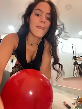 Snapshot of ariel_jonees chatting on September 21, 3:30 am ariel jonees online show from September 21, 3:30 am