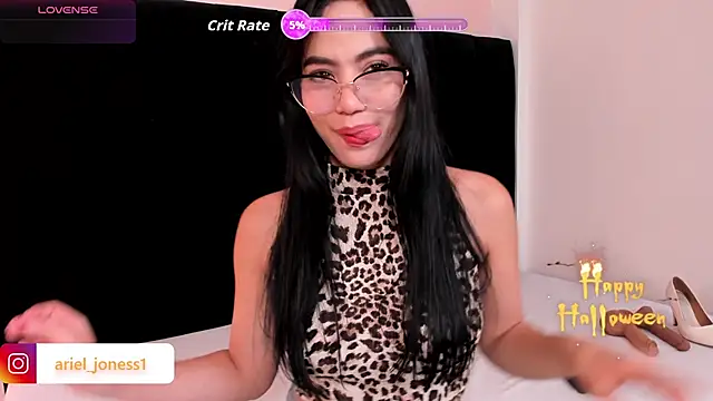 Snapshot of ariel_jonees chatting on November 4, 5:01 pm ariel jonees online show from November 4, 5:01 pm