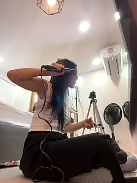 Snapshot of ariel_jonees chatting on December 2, 5:19 pm ariel jonees online show from December 2, 5:19 pm