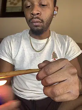 Snapshot of MobyDxck chatting on March 2, 9:43 pm MobyDxck online show from March 2, 9:43 pm