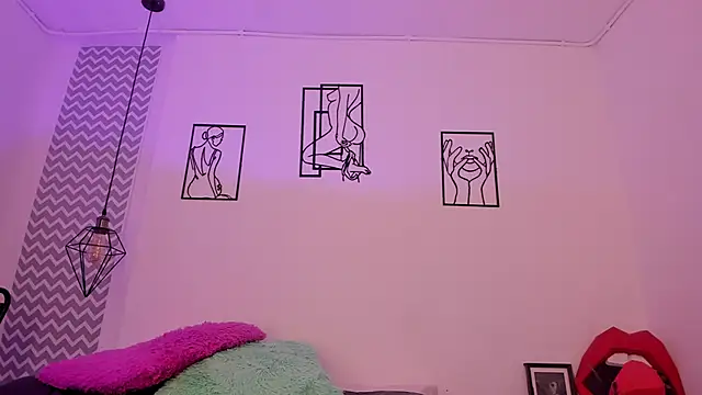 Snapshot of cloehonney chatting on September 12, 2:17 pm cloehonney online show from September 12, 2:17 pm