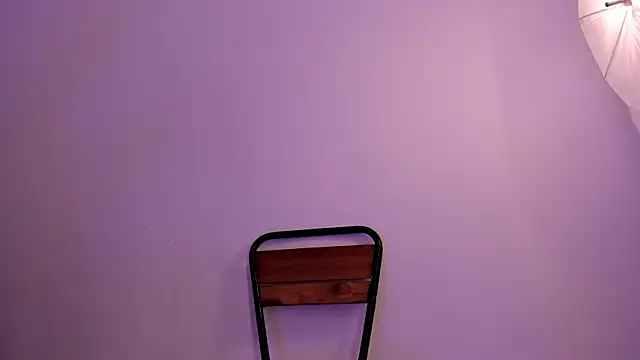 Snapshot of cloehonney chatting on December 16, 7:52 pm cloehonney online show from December 16, 7:52 pm