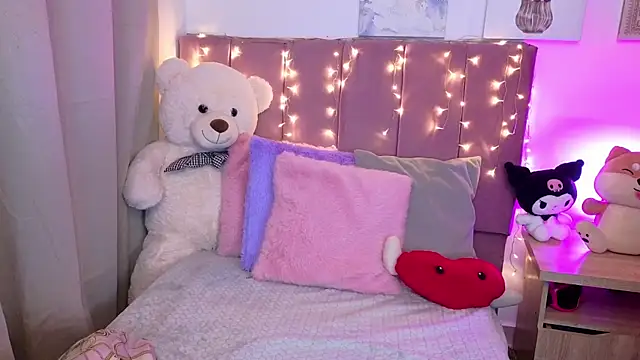 MiahJoness online show from January 17, 4:50 am