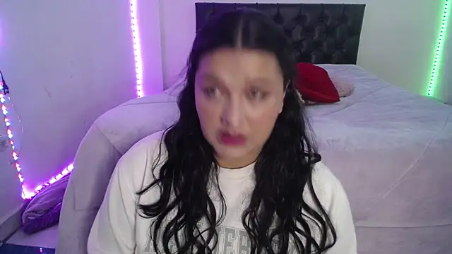 Laurenkenner  online show from May 4, 6:48 pm