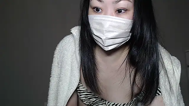 Snapshot of Hika-Channel chatting on February 3, 7:10 pm Hika-Channel online show from February 3, 7:10 pm