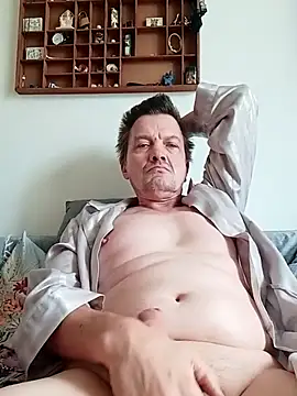 Snapshot of Bigpenis6y chatting on October 17, 7:11 am Bigpenis6y online show from October 17, 7:11 am