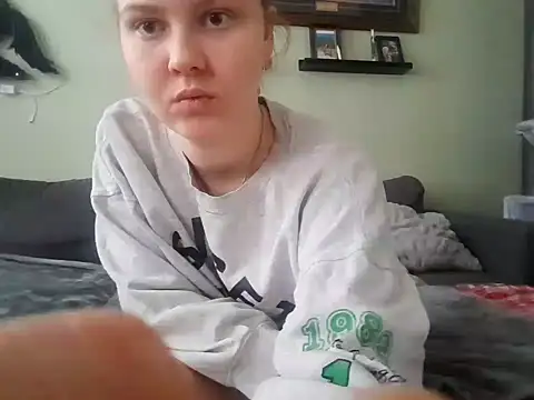 Snapshot of Ryan_and_Aurora chatting on January 13, 8:37 am Ryan and Aurora online show from January 13, 8:37 am