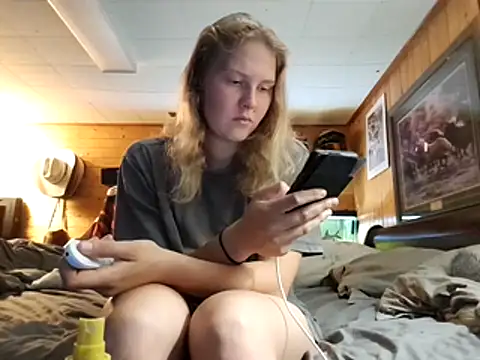 Ryan and Aurora online show from June 2, 7:27 pm