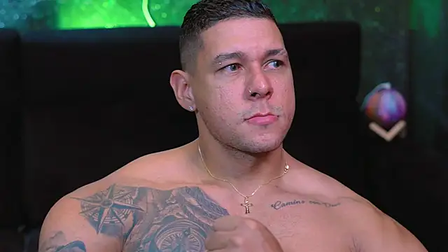 Snapshot of MassimoWalton2 chatting on December 2, 10:34 pm MassimoWalton2 online show from December 2, 10:34 pm