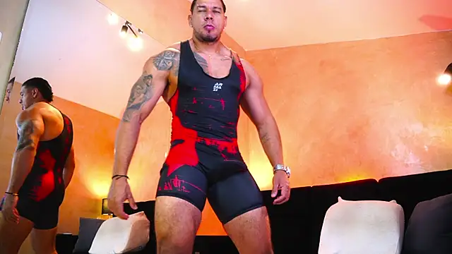 MassimoWalton2 online show from May 4, 2:02 pm