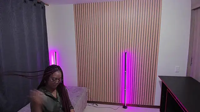 Snapshot of Sali_g chatting on February 19, 2:12 am Sali g online show from February 19, 2:12 am