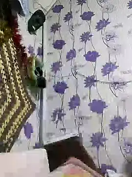 Snapshot of SweetLeila40 chatting on January 2, 7:40 pm SweetLeila40 online show from January 2, 7:40 pm