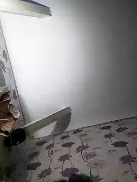 Snapshot of SweetLeila40 chatting on January 5, 8:52 pm SweetLeila40 online show from January 5, 8:52 pm