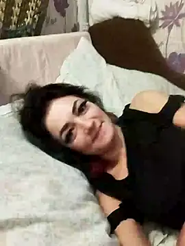 Snapshot of SweetLeila40 chatting on January 11, 6:33 pm SweetLeila40 online show from January 11, 6:33 pm