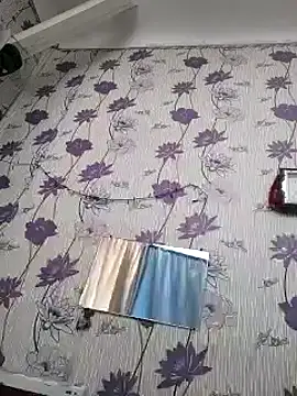 Snapshot of SweetLeila40 chatting on January 12, 10:45 am SweetLeila40 online show from January 12, 10:45 am