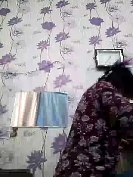 Snapshot of SweetLeila40 chatting on January 15, 10:38 am SweetLeila40 online show from January 15, 10:38 am