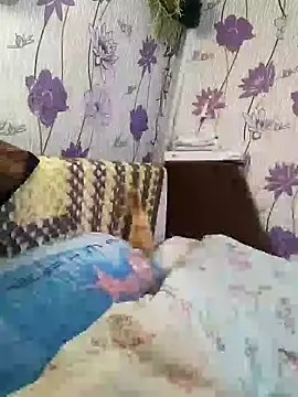 Snapshot of SweetLeila40 chatting on January 19, 6:53 pm SweetLeila40 online show from January 19, 6:53 pm