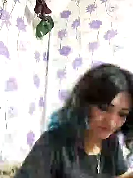 Snapshot of SweetLeila40 chatting on February 8, 11:34 pm SweetLeila40 online show from February 8, 11:34 pm