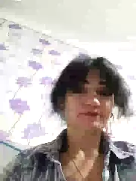 Snapshot of SweetLeila40 chatting on February 12, 2:45 am SweetLeila40 online show from February 12, 2:45 am