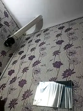 Snapshot of SweetLeila40 chatting on February 22, 11:13 pm SweetLeila40 online show from February 22, 11:13 pm