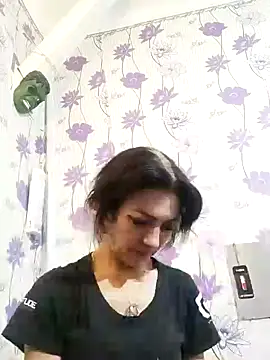 Snapshot of SweetLeila40 chatting on February 26, 9:27 pm SweetLeila40 online show from February 26, 9:27 pm