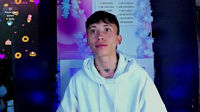 Snapshot of juniior_2311_ chatting on February 15, 7:28 pm juniior 2311  online show from February 15, 7:28 pm